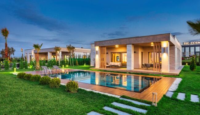 AKYAPI’nın büyükçekmece,deki lüks villa projesi BIG COUNTRY’de yaşam başladı